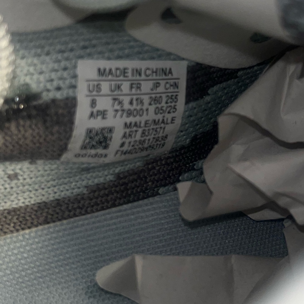 Yeezy boost blue tint - Picture 4 of 4